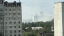 В центре Архангельска — клубы дыма и запах гари. В МЧС рассказали, что горит в городе