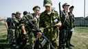Детские войска. Как новосибирских школьников учат обращаться с оружием, ходить строем и лечить товарищей в полевых условиях