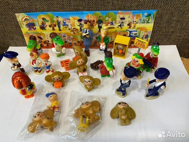 Игрушки из «Киндера» начала собирать мама сибиряка еще до его рождения Игрушки из «Киндера» начала собирать мама сибиряка еще до его рождения