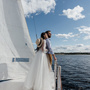 Гости невесты будут в восторге: как удивить тещу и шурина фееричным появлением на белоснежной яхте