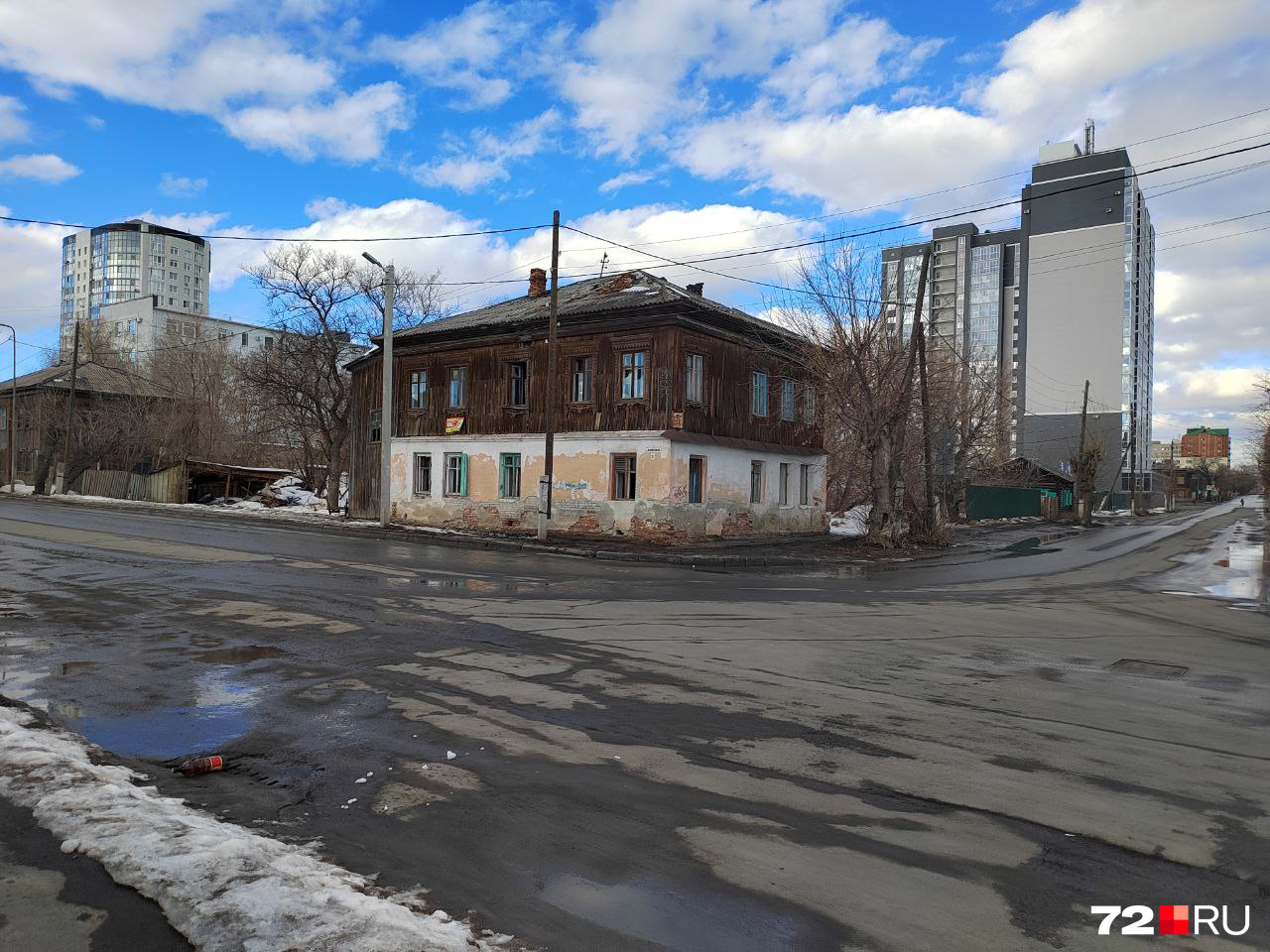 От набережной Тобола — около 20 метров От набережной Тобола — около 20 метров