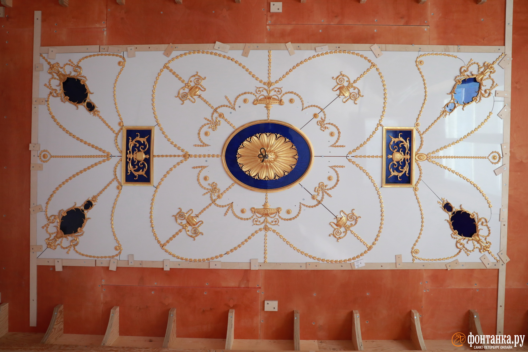 «Царское Село» показало реставрацию личных комнат Екатерины II — их украсят барельефы, подаренные британской королевой