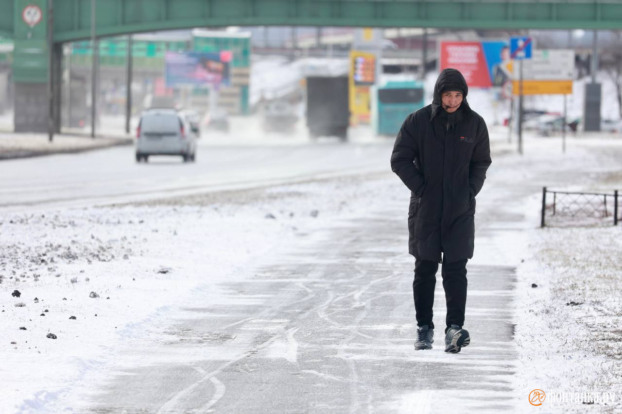 Шёл второй день апрельской зимы в Петербурге: над городом засветило солнце  - 4 апреля 2024 - ФОНТАНКА.ру