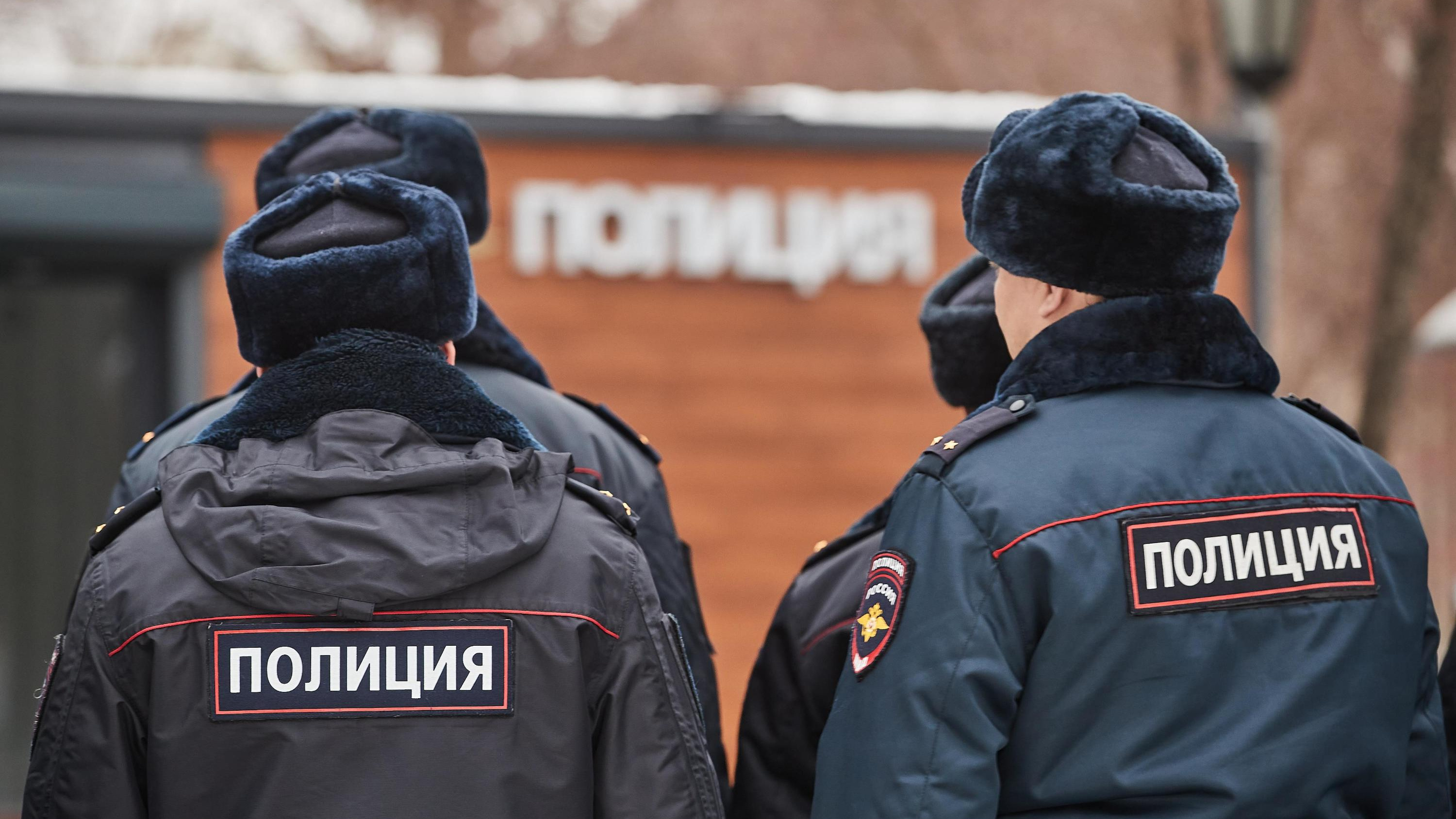 «Осталась стоять в зале»: мужчина несколько раз ударил 13-летнюю девочку в магазине Новосибирска