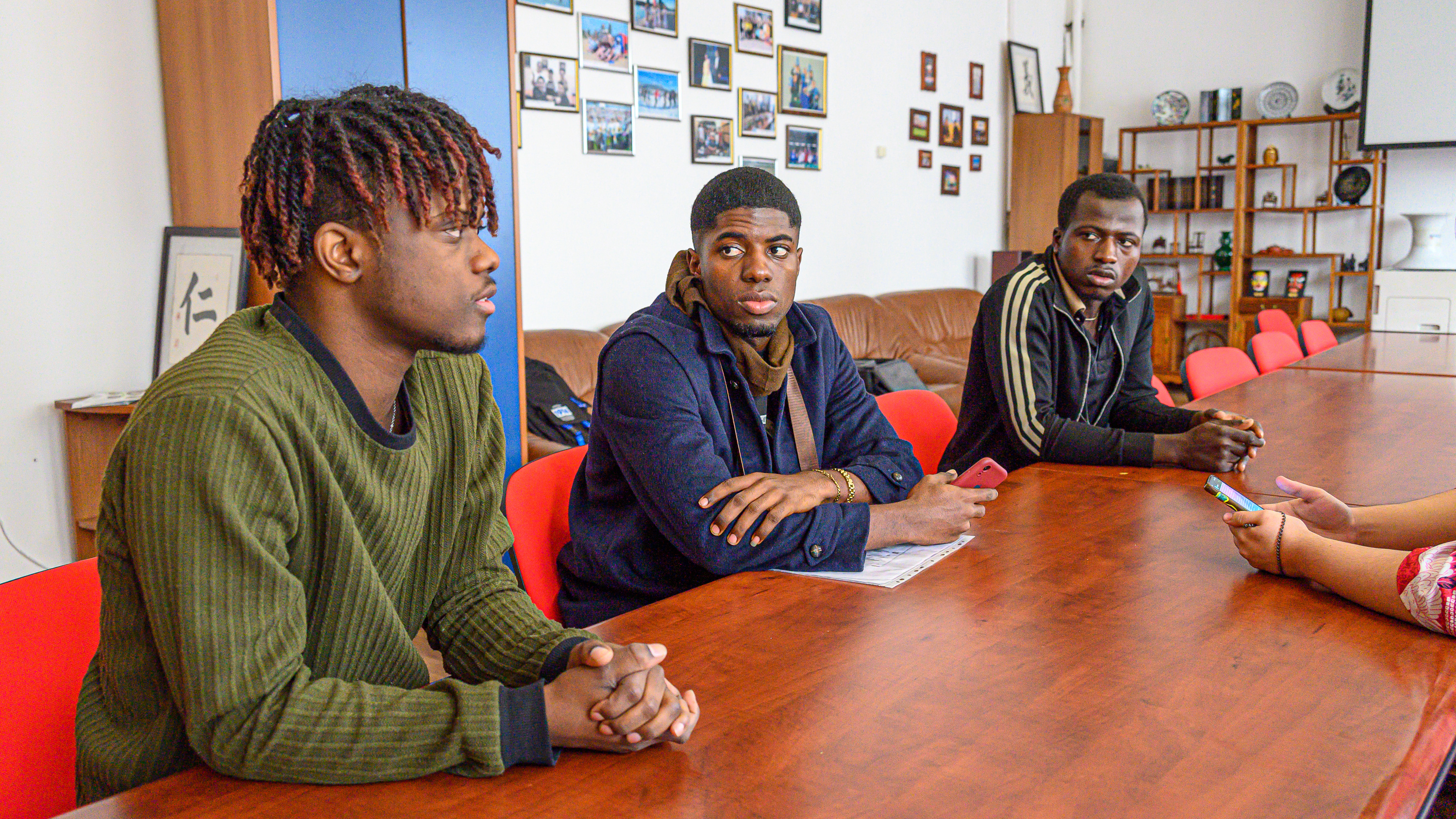 «Подходят и без спроса фоткаются». Студенты ЗабГУ из Камеруна и Гаити рассказали, что не так с читинцами