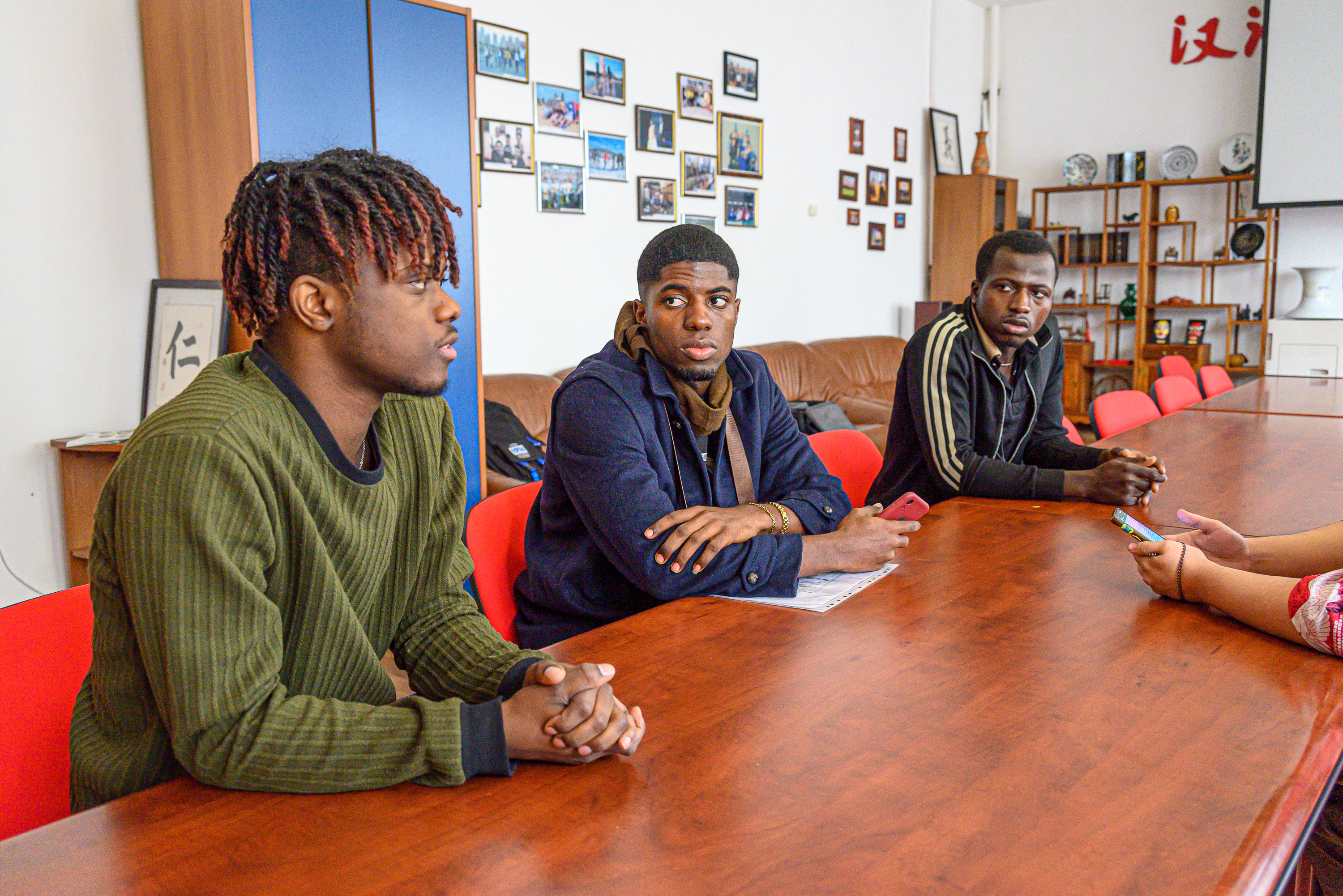 «Подходят и без спроса фоткаются». Студенты ЗабГУ из Камеруна и Гаити рассказали, что не так с читинцами