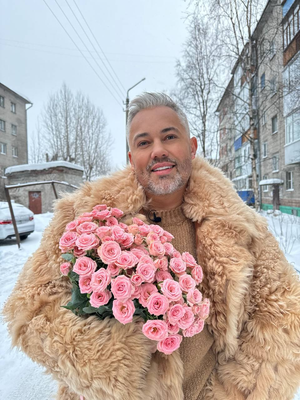 Серые панельки Архангельска и Рогов с розами: как стилиста поздравляли с  выходом в «Модный приговор» | 17.01.2024 | Архангельск - БезФормата