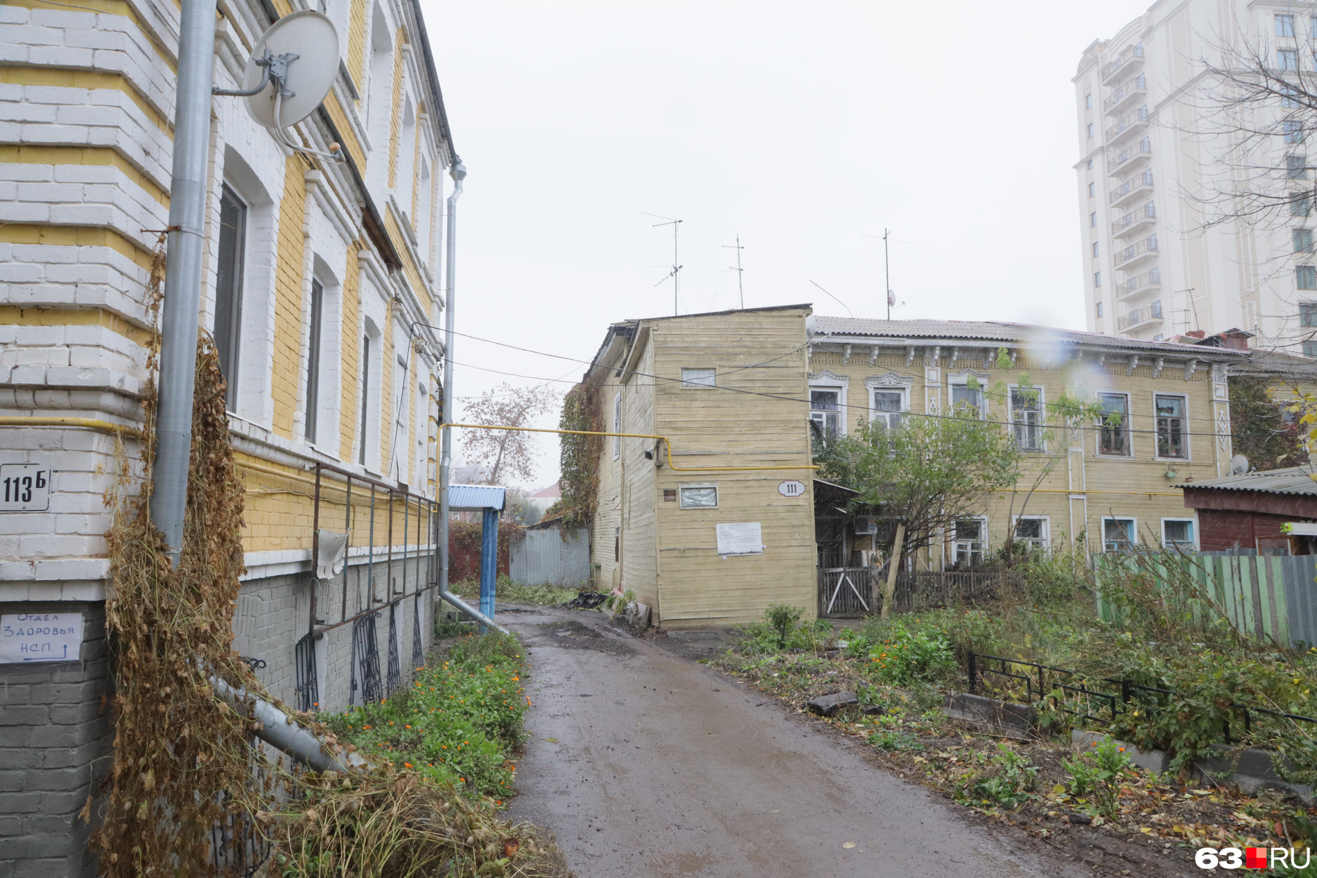 В ноябре дома, попавшие под расселение, выглядели вполне добротно, вряд ли их состояние сейчас изменилось В ноябре дома, попавшие под расселение, выглядели вполне добротно, вряд ли их состояние сейчас изменилось