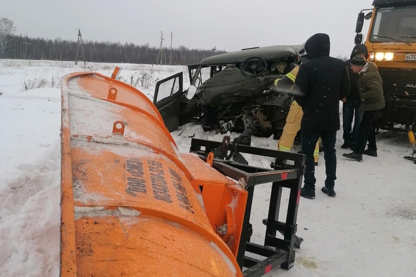 Машины получили серьезные повреждения Машины получили серьезные повреждения