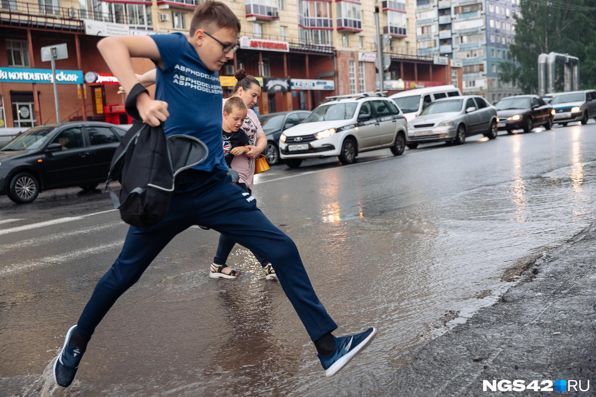 Дожди идут на смену пеклу: синоптики прогнозируют на выходных похолодание в Кузбассе