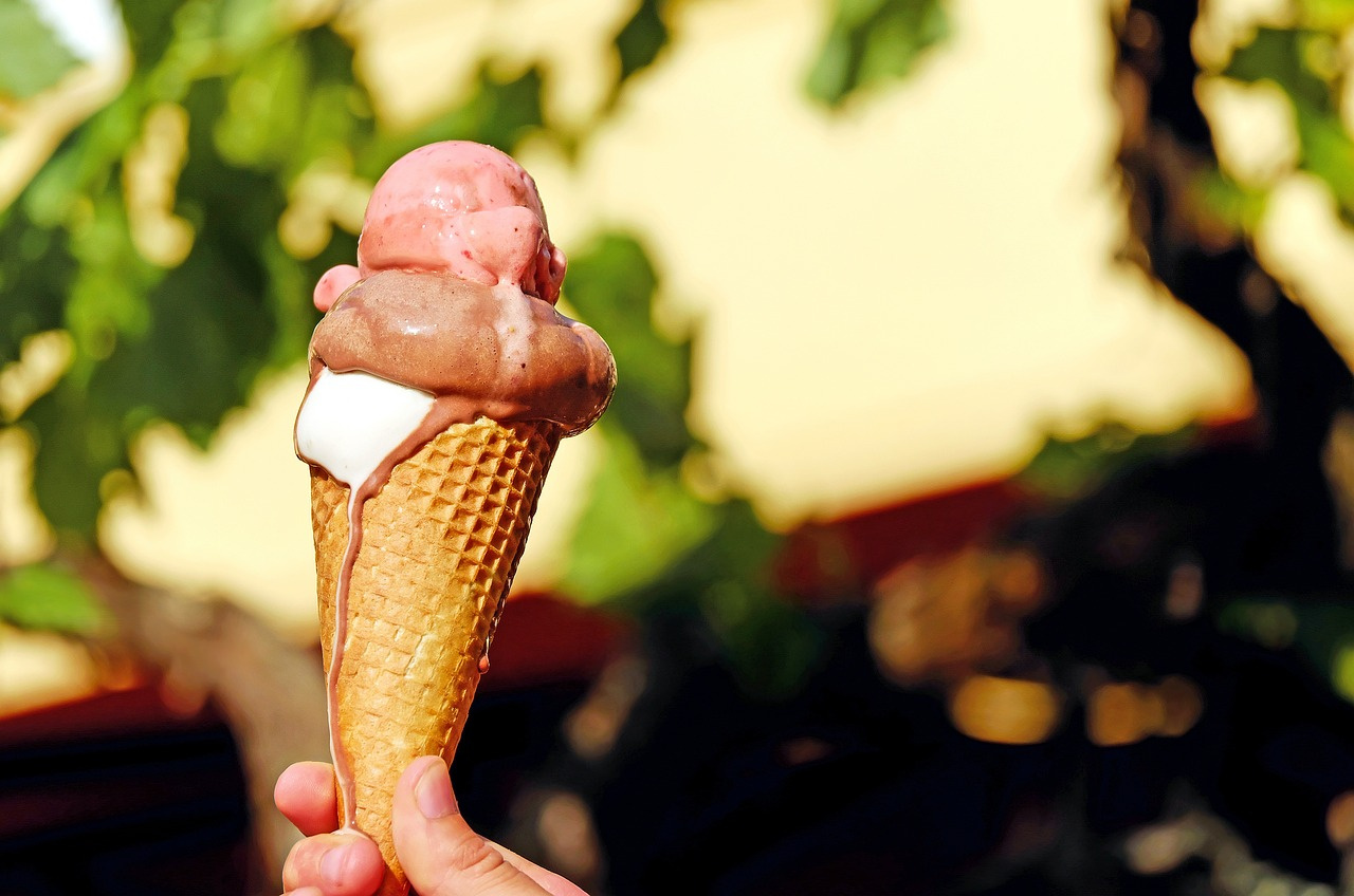 На фестивале мороженого обещают летнюю погоду и мороженое со вкусом нефти