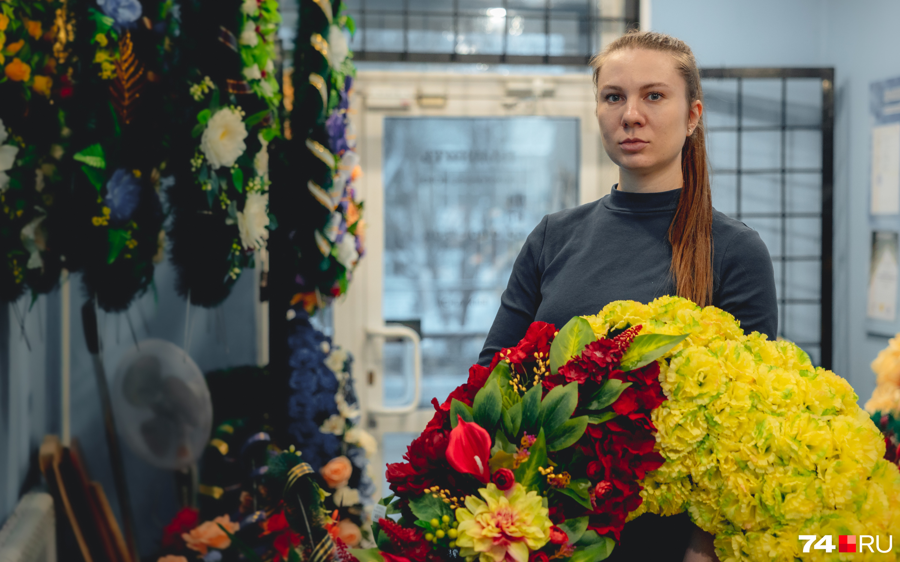 Елена напомнила, что классический венок вообще-то круглой формы, и показала нам несколько примеров