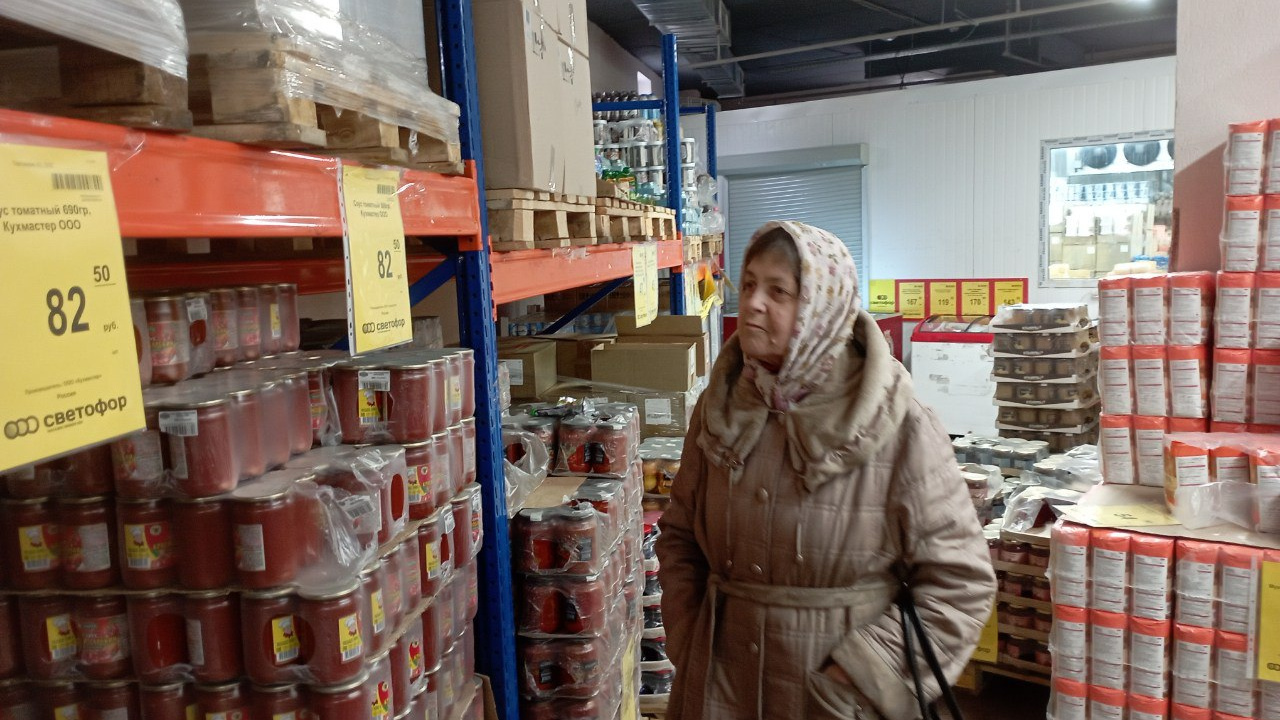 Помятые банки и «белково-жировой продукт»: изучаем «Светофор» — еще один дешевый супермаркет Самары
