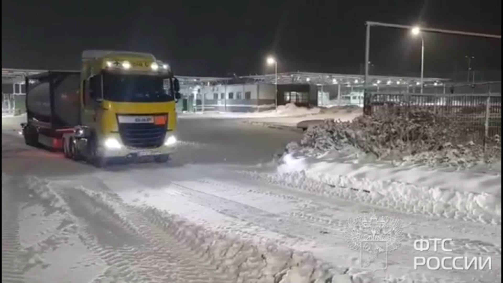За ночь Торфяновку прошли 109 легковых и 24 грузовых автомобиля. Были и автобусы