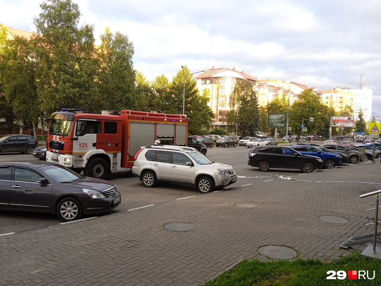 Мы побывали у ТЦ около 16:35 Мы побывали у ТЦ около 16:35