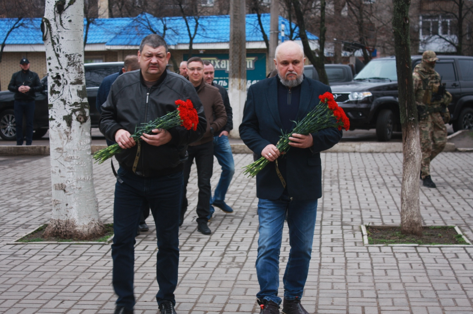 Губернатор Кузбасса отправился в ДНР. Рассказываем, что он там делал