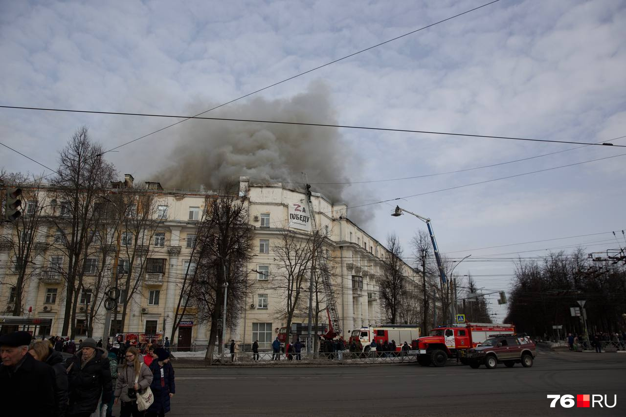 Прокуратура начала проверку в связи с крупным пожаром в доме на Ленина в  Ярославле | 14.03.2024 | Ярославль - БезФормата