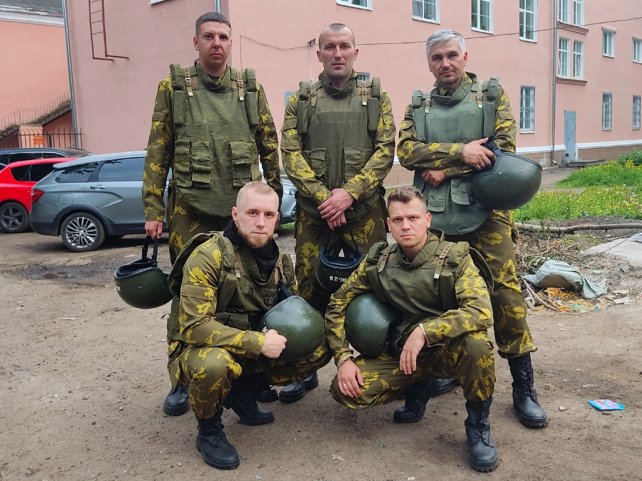 Ученики школы каскадеров «Бросок Кобры» приняли участие в съемках сериала про бандитов Ученики школы каскадеров «Бросок Кобры» приняли участие в съемках сериала про бандитов