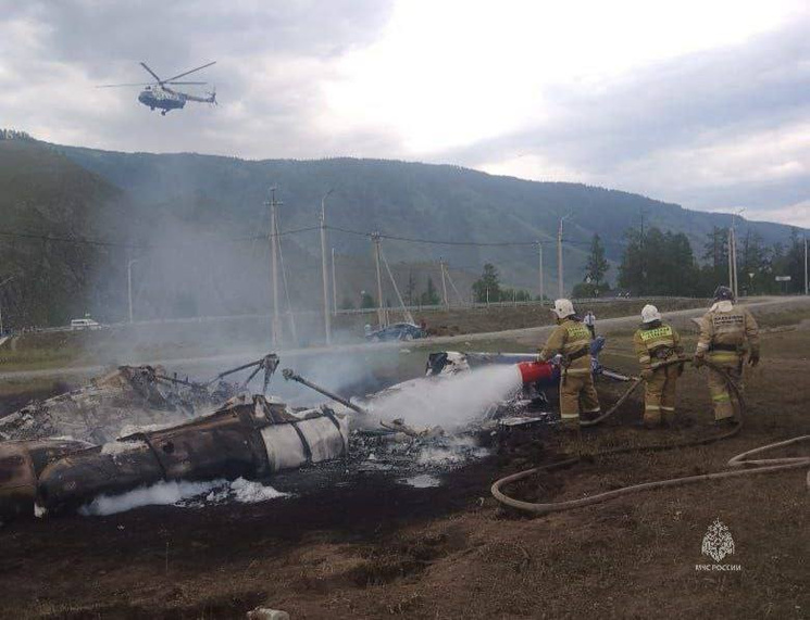 Увеличилось число погибших при крушении вертолета Ми-8 на Алтае