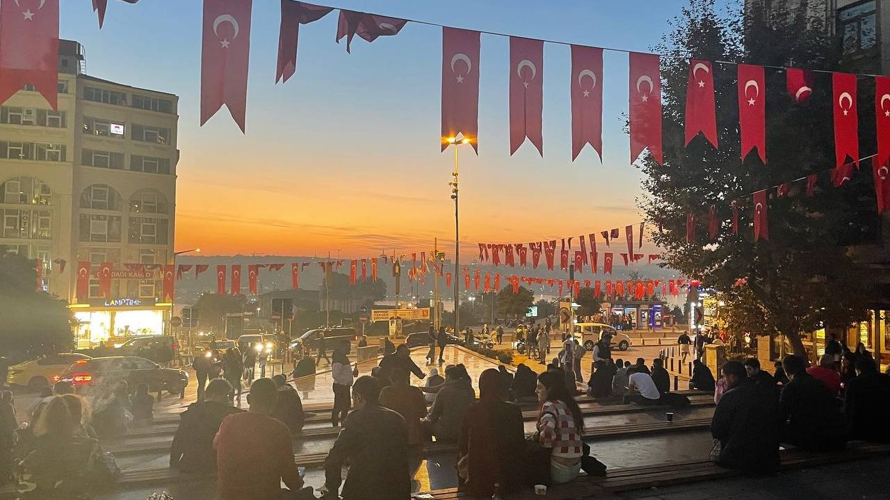 «Знакомства заводят прямо на ходу»: нижегородец — о том, как мигранты в Турции находят новых друзей