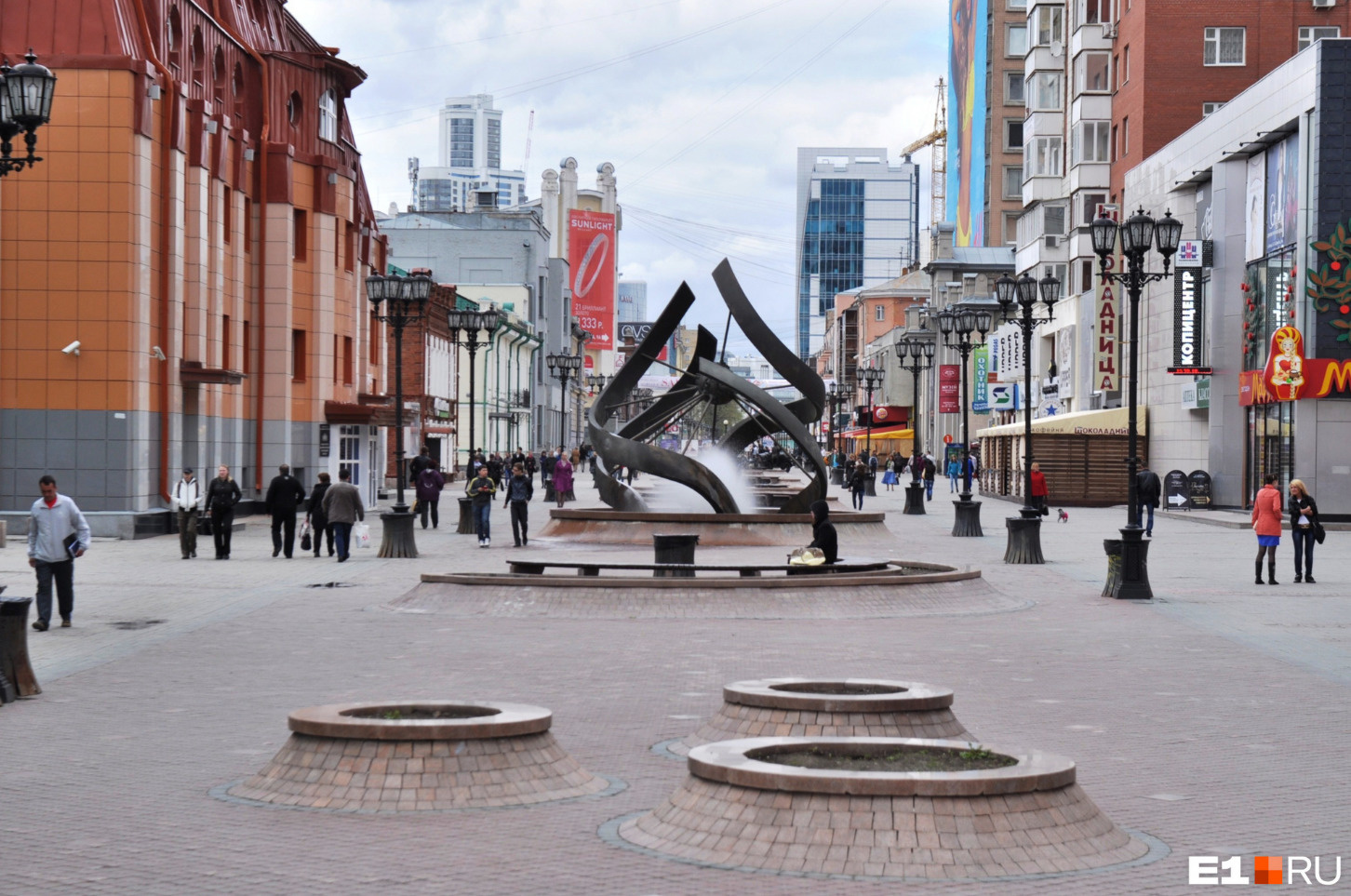 Улица вайнера 10 екатеринбург. Екатеринбургский арбат улица вайнера. Екатеринбург ул вайнера памятники. Ул. Казань ул вайнера.