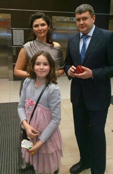Эллина Скворцова вместе с дочкой Дашей полетели в Казань повидаться с родственниками