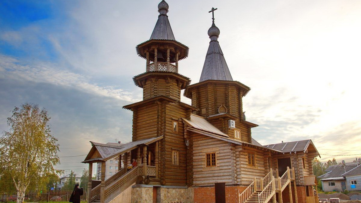 В Архангельске мужчина угрожал ножом в храме и украл пожертвования