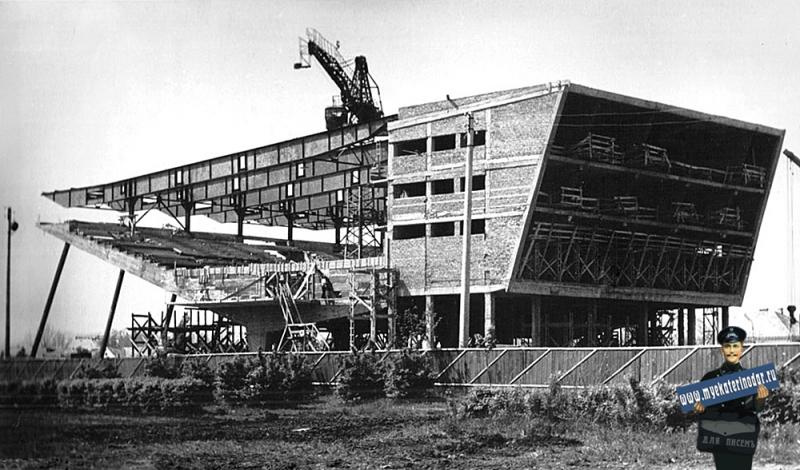 Строительство кинотеатра «Аврора», 1966 год