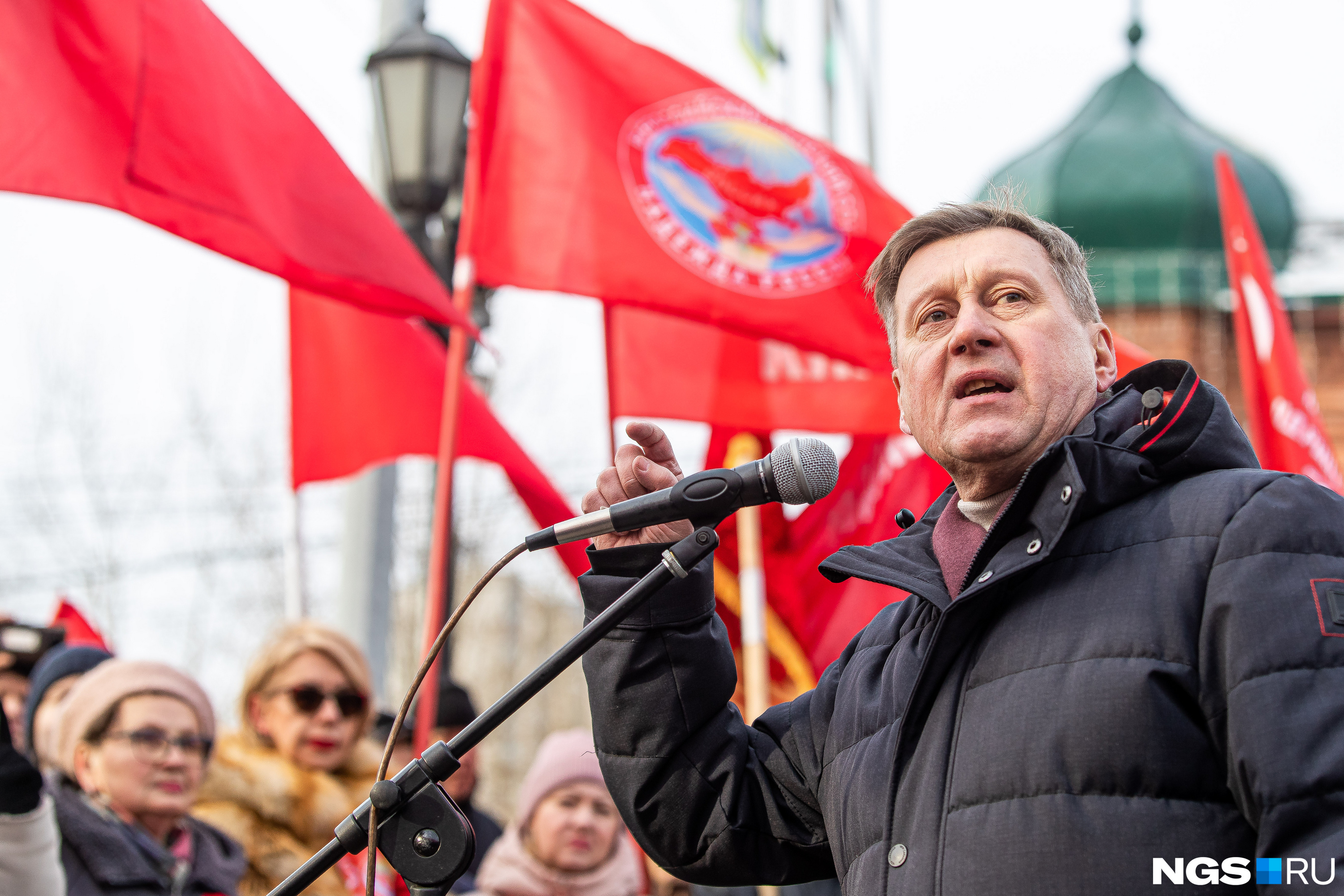 Во главе шествия был мэр Новосибирска Анатолий Локоть