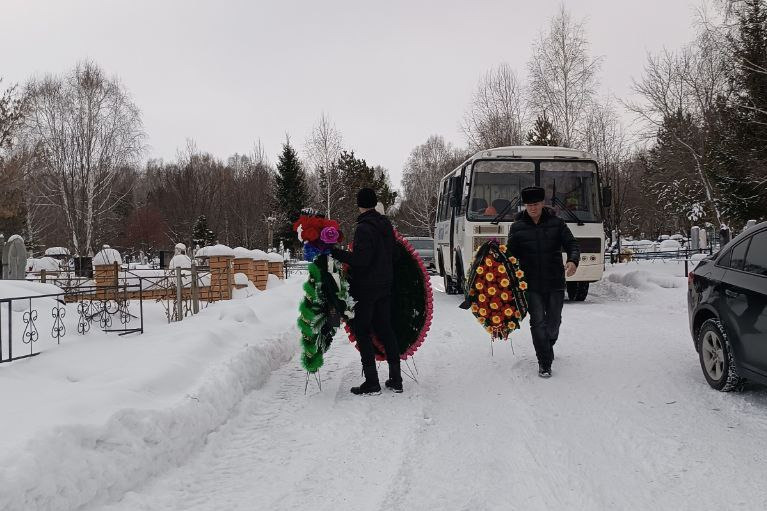 Красилова похоронили рядом с отцом, он скончался 13 лет назад