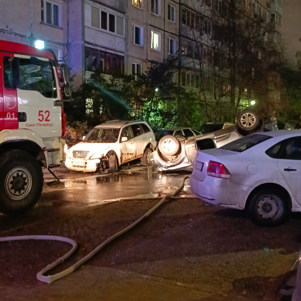 Водитель Chery устроил ДТП с перевертышем и умер на Ленской улице в  Петербурге - 2 ноября 2023 - ФОНТАНКА.ру