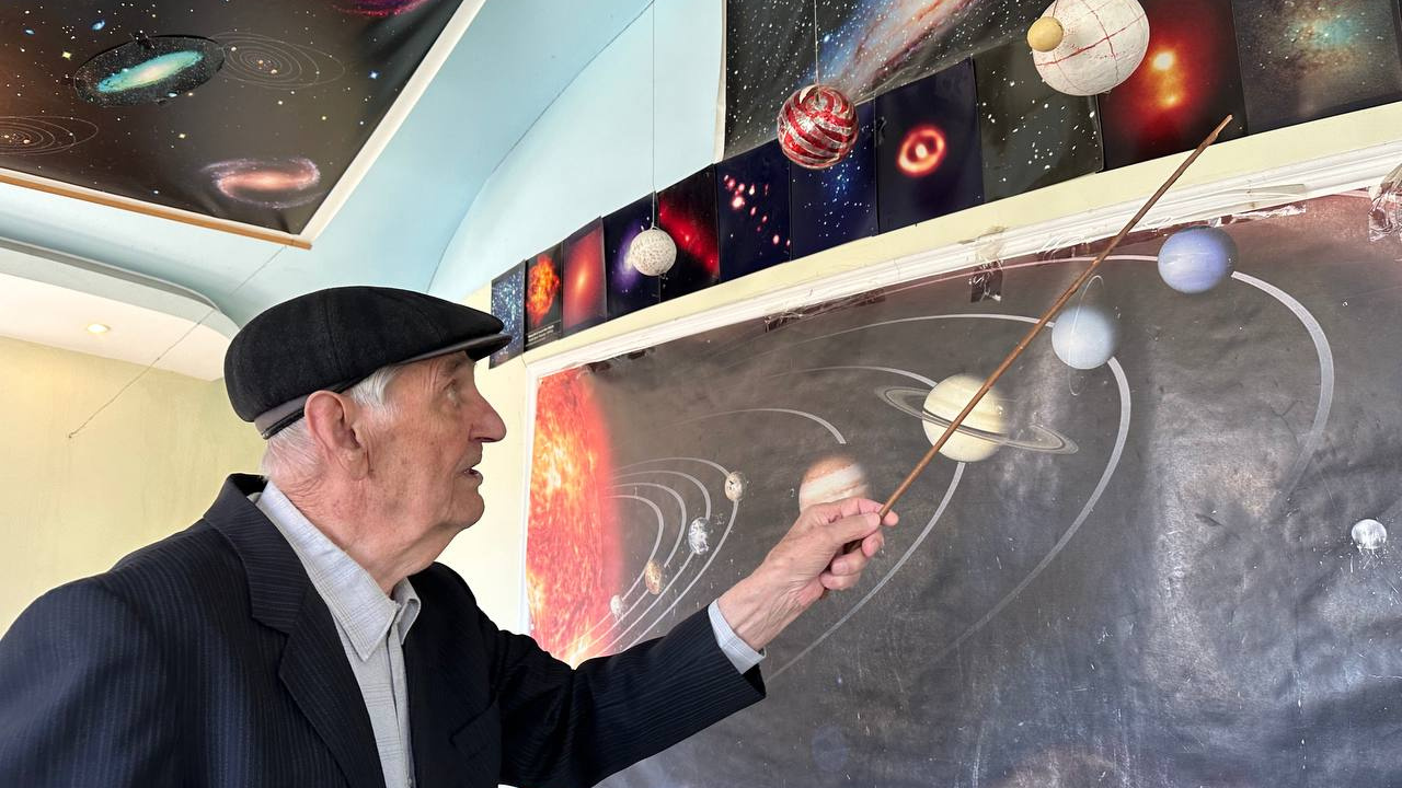 «Я без проекта сделал. Это чудо». История планетария, которым руководит 92-летний астроном-любитель из Адыгеи