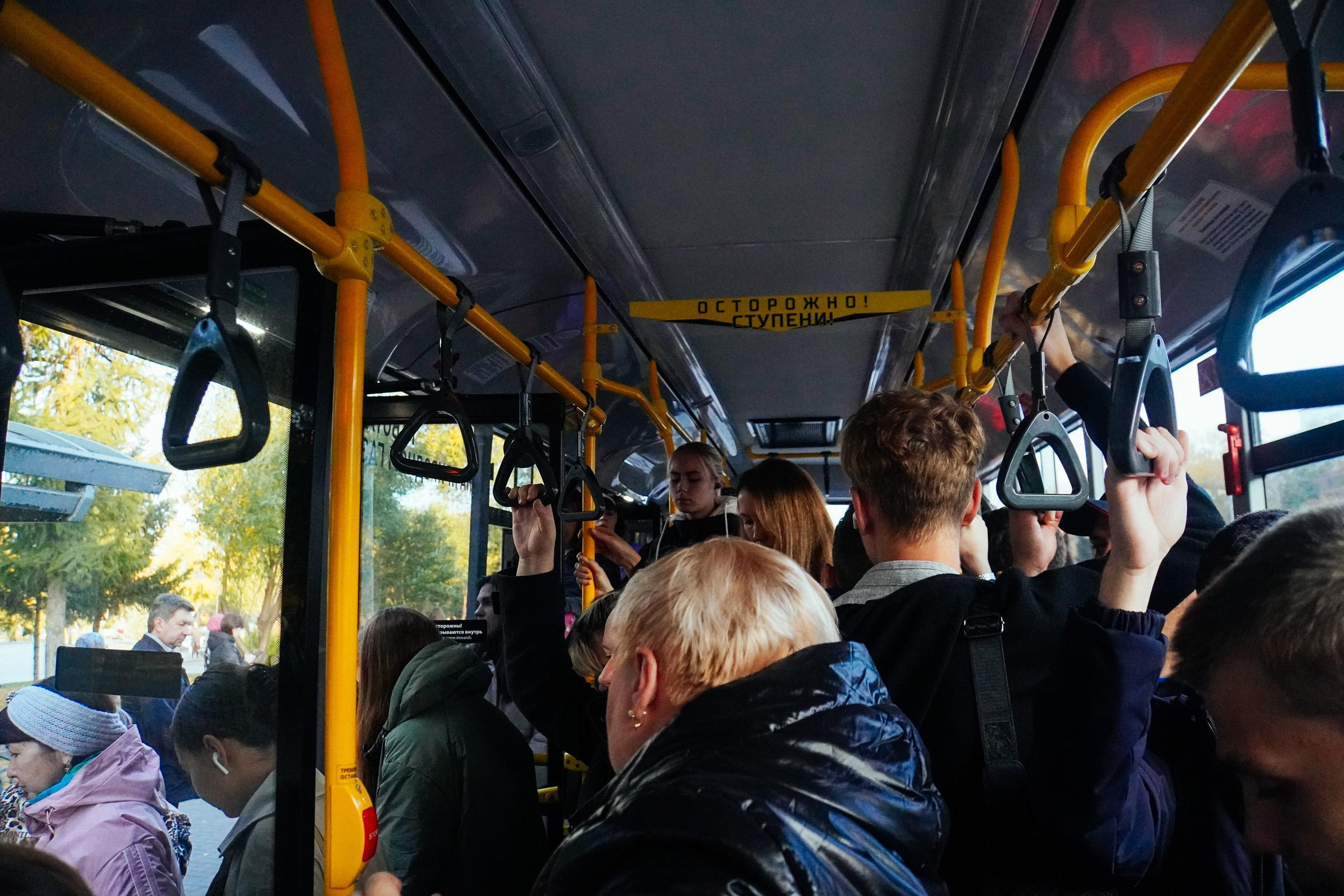 Как изменения транспортной схемы в Новосибирске отрезали от жизни целый  район — люди спасаются личным транспортом - 16 октября 2023 - НГС