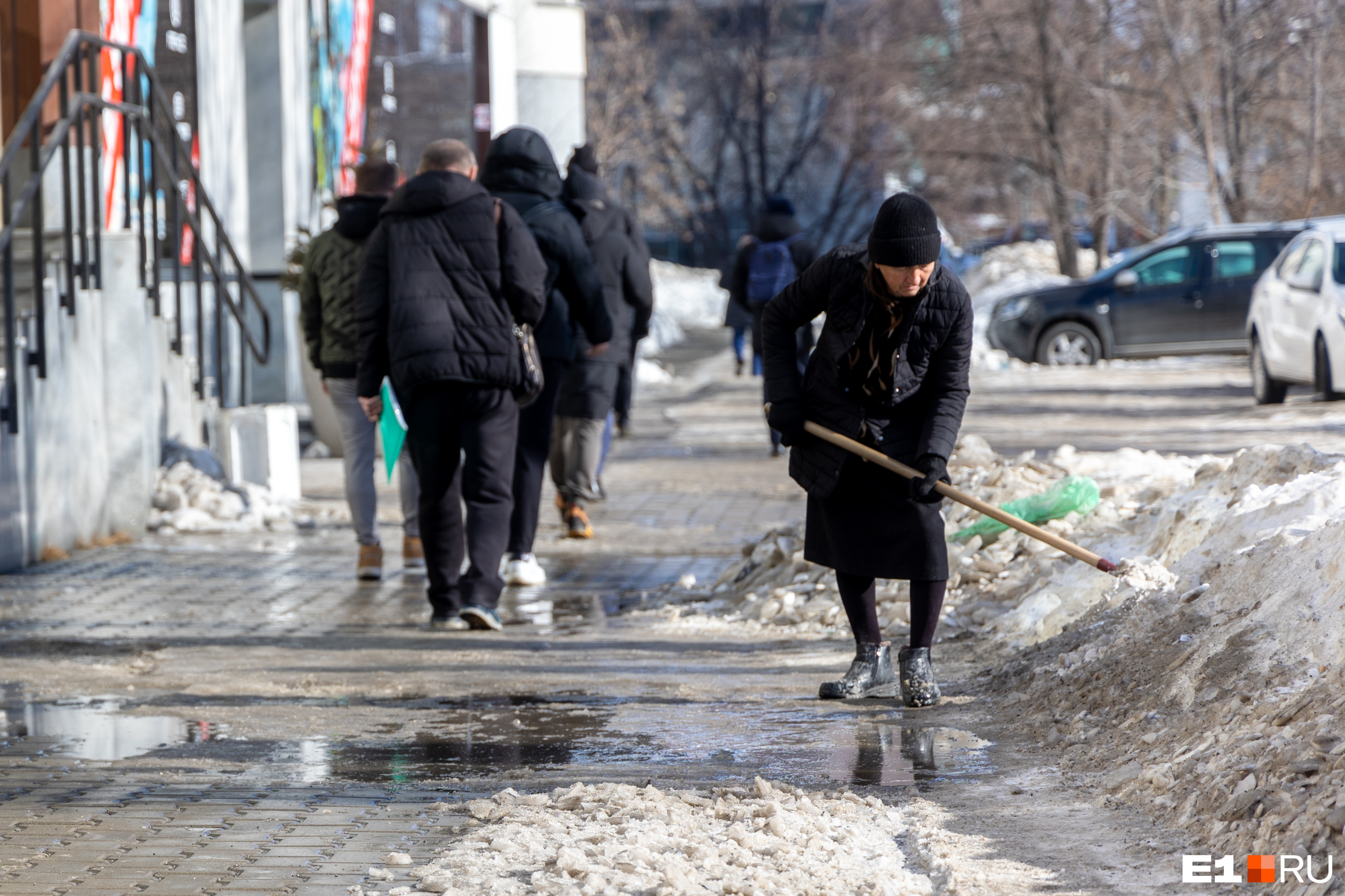 Кристаллическое состояние воды. Лед 3 содержание. Золотой лед 3. Снег лед вода презентация. Описание льда.