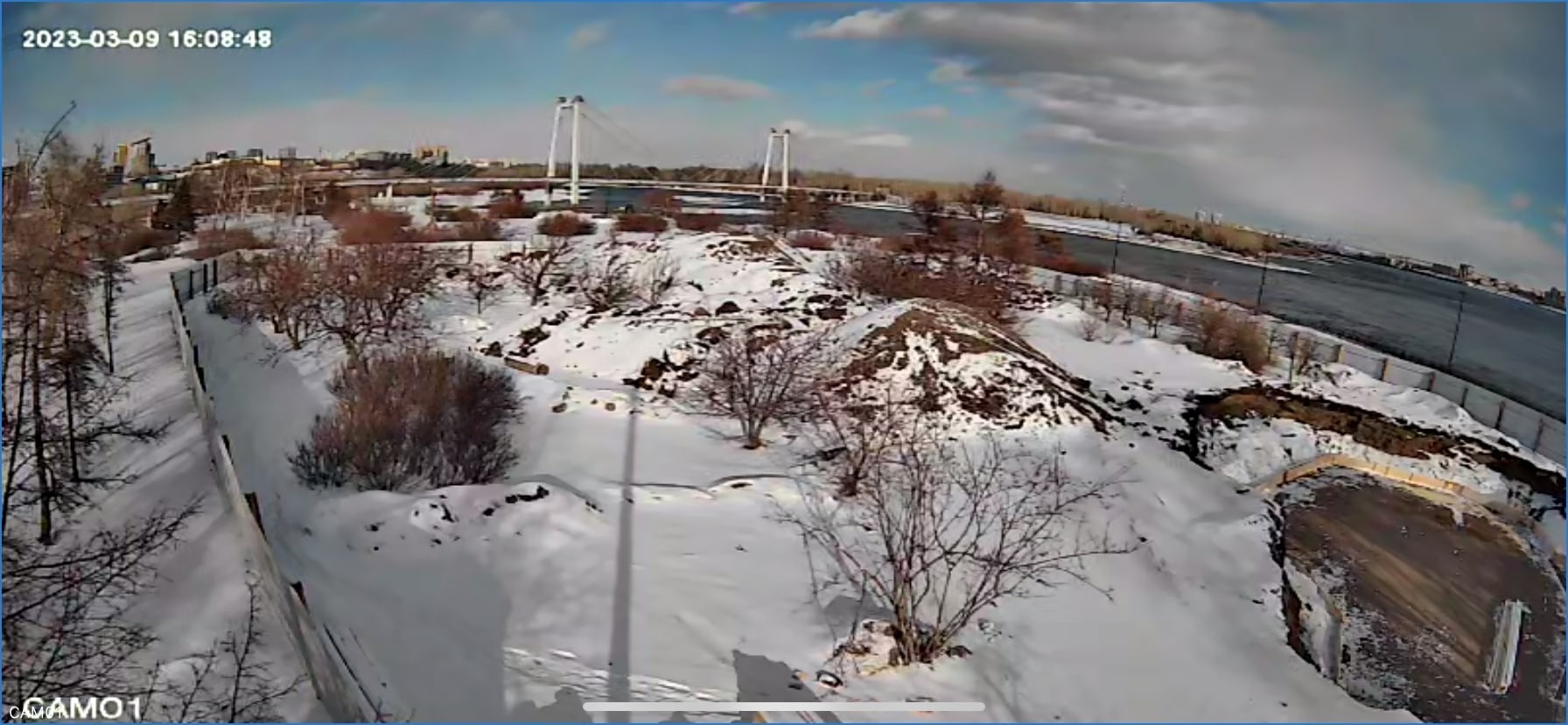 Еще один кадр с камер видеонаблюдения на месте стройки