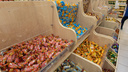На прилавках в Самарской области нашли тухлые конфеты