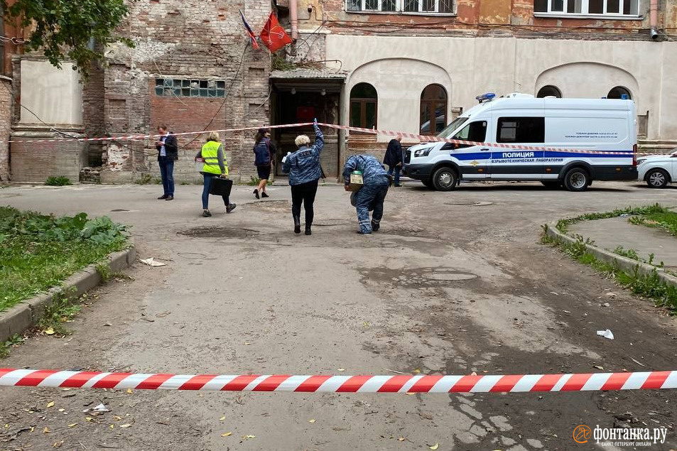 СВУ взорвали во дворе военкомата в Невском районе. Что известно к этому часу