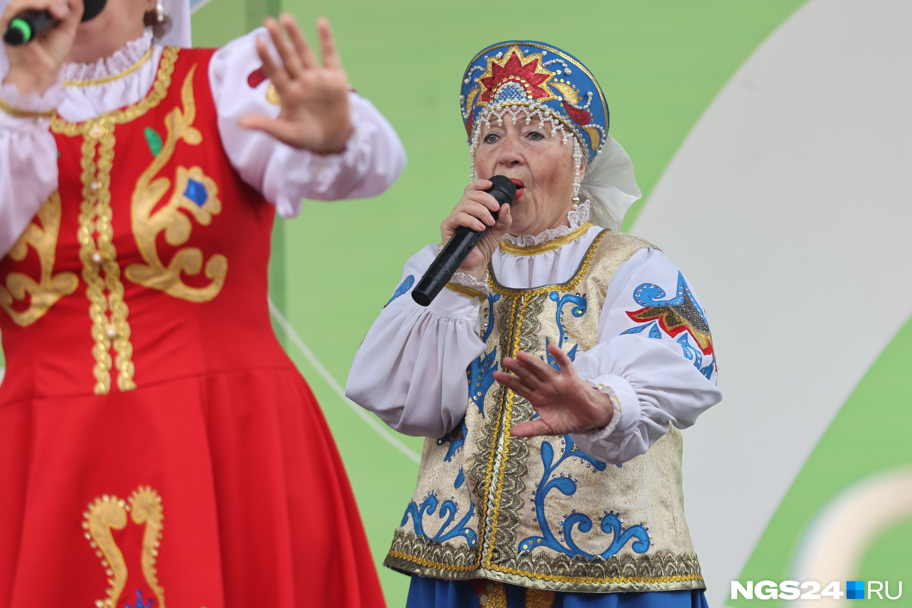 В эту субботу на сцене прозвучало много русских народных песен