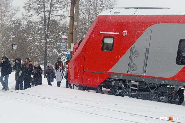 Новый поезд «Финист» сломался во время рейса из Нижнего Тагила в Екатеринбург: фото