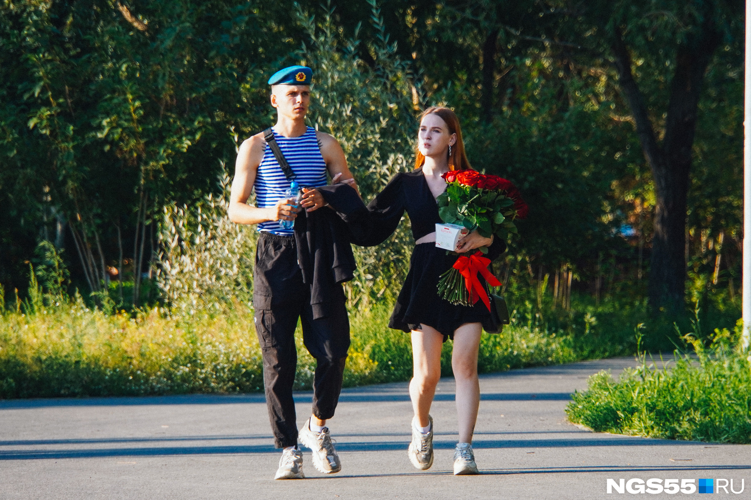 Не исключено, что следующий праздник эта красавица будет отмечать уже в тельняшке и берете Не исключено, что следующий праздник эта красавица будет отмечать уже в тельняшке и берете