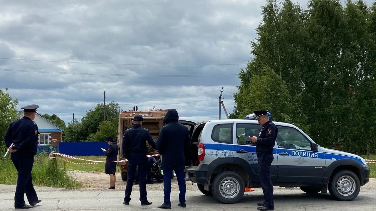 Водителя мусоровоза, под колесами которого погиб школьник в селе Вавож, отправят в колонию