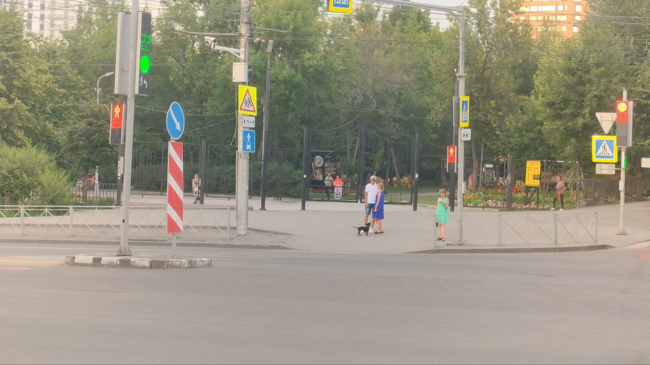 На перекрестке с Котовского установлена дорожная камера, которая в теории могла запечатлеть скорость «Тойоты»