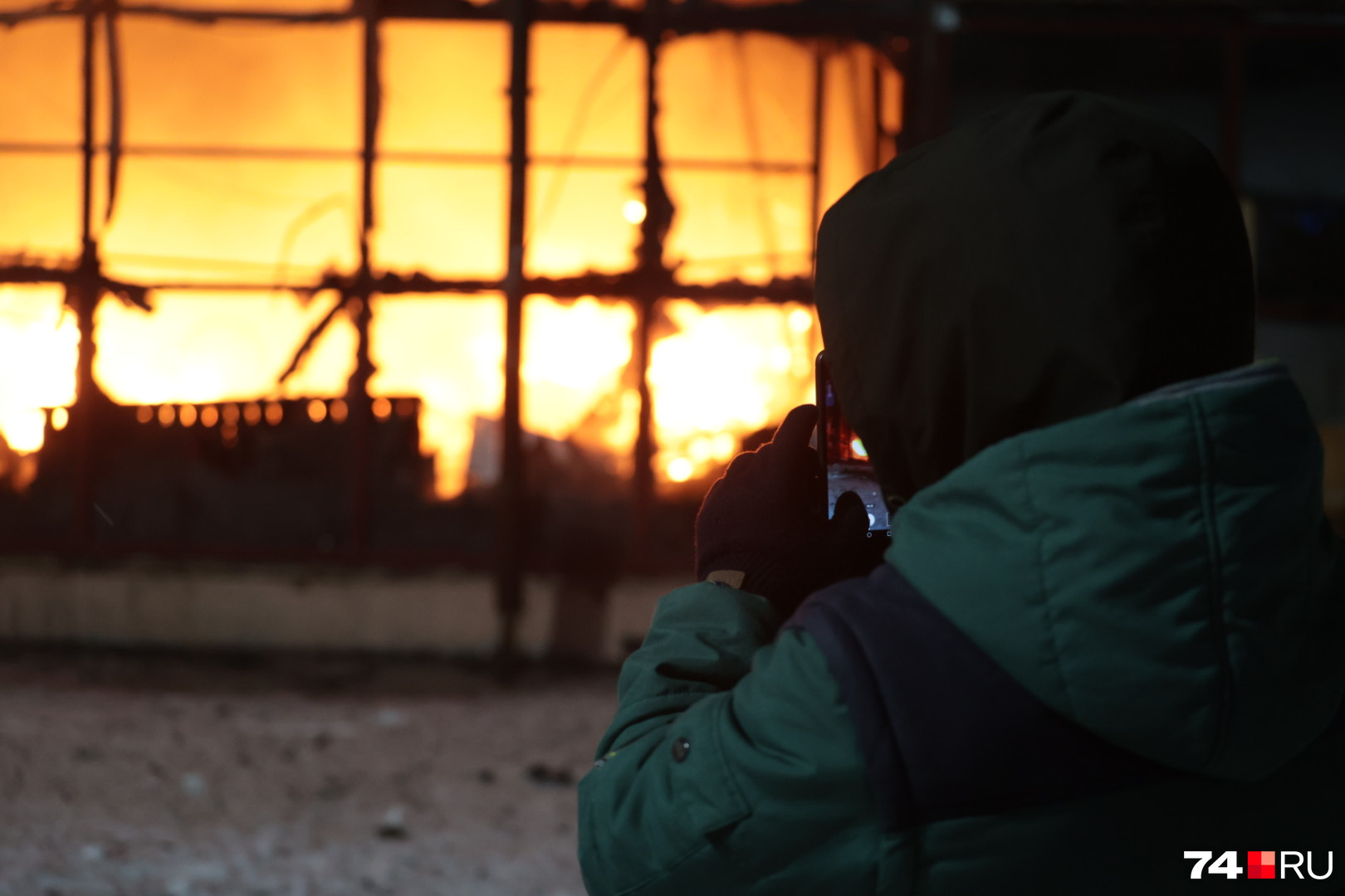 наступит время сам поймешь. не думай о секундах свысока текст. фуфлыжники подумал штирлиц. прикольные картинки караулят. надпись штирлиц.