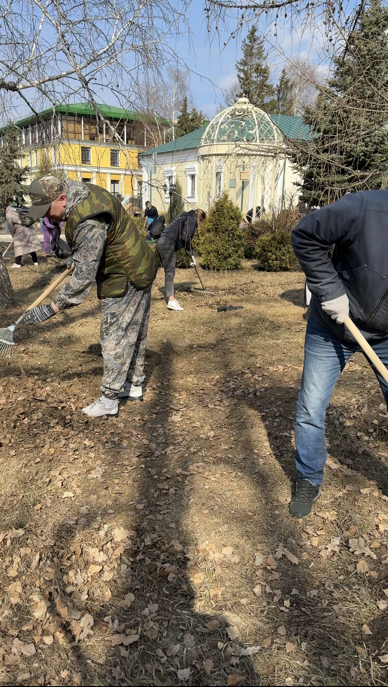 Субботник — отличная возможность помочь городу и сохранить природу Субботник — отличная возможность помочь городу и сохранить природу