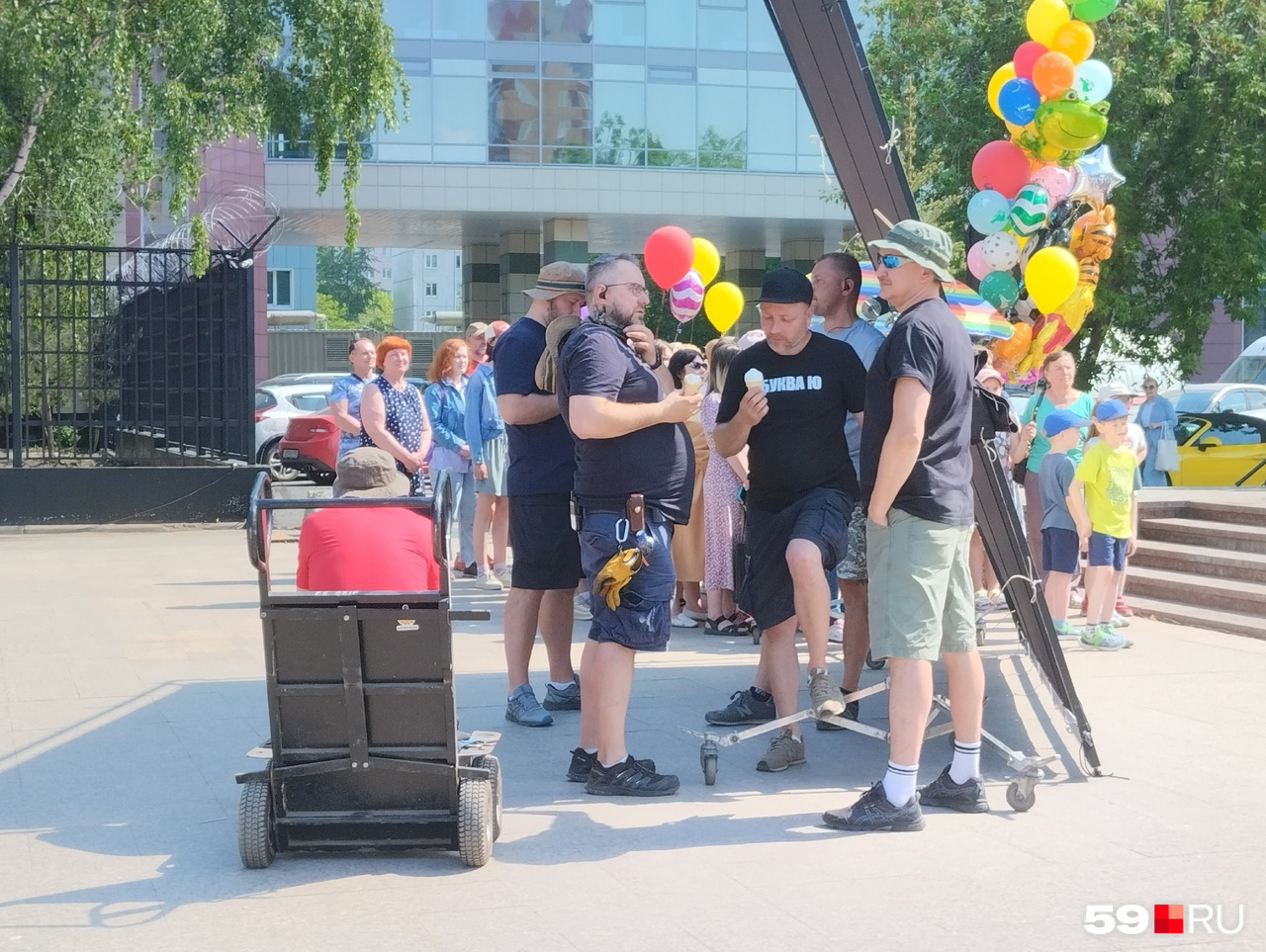 В его тени можно и перекусить В его тени можно и перекусить