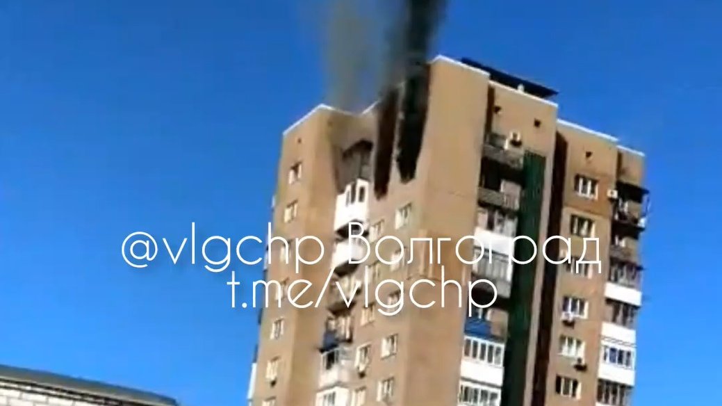 В Волгограде мужчина выпрыгнул из окна, пытаясь спастись от пожара