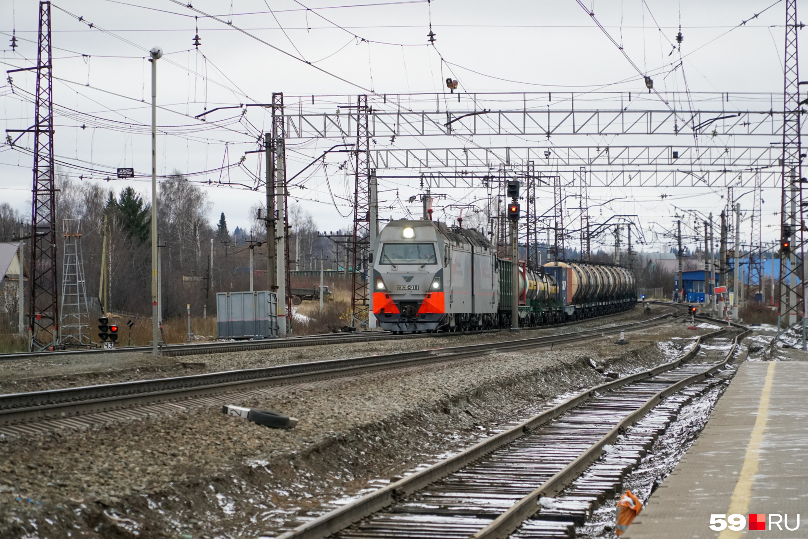 Человек попал под поезд в метро