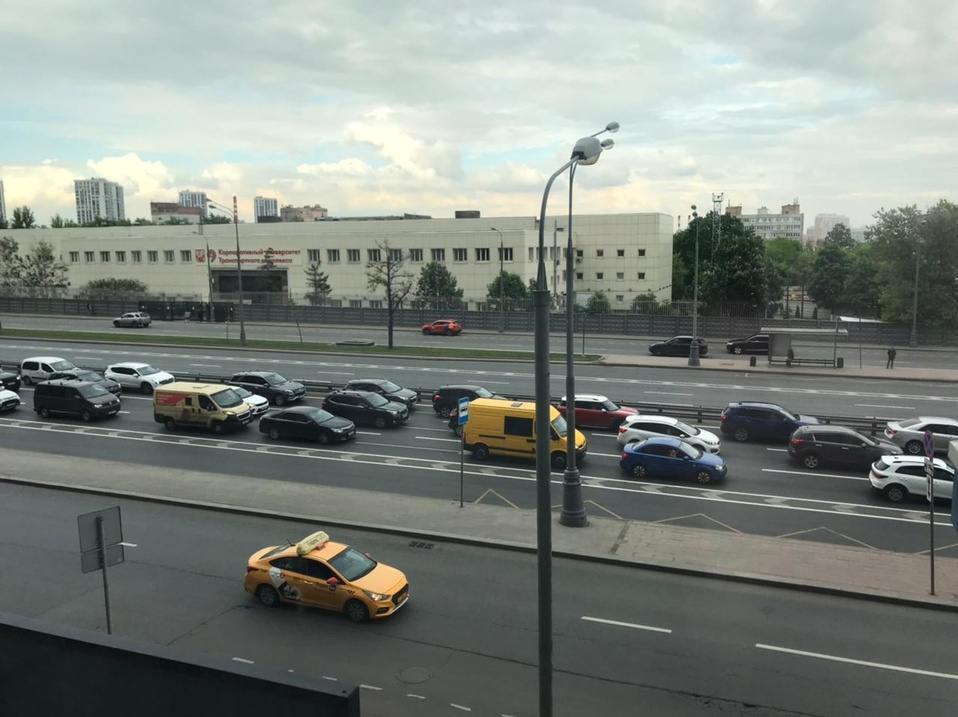 Вид из окон квартир, выходящих на трассу Вид из окон квартир, выходящих на трассу
