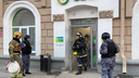 Пожарный расчет и скорая приехали к отделению Сбербанка на Кирова — что произошло