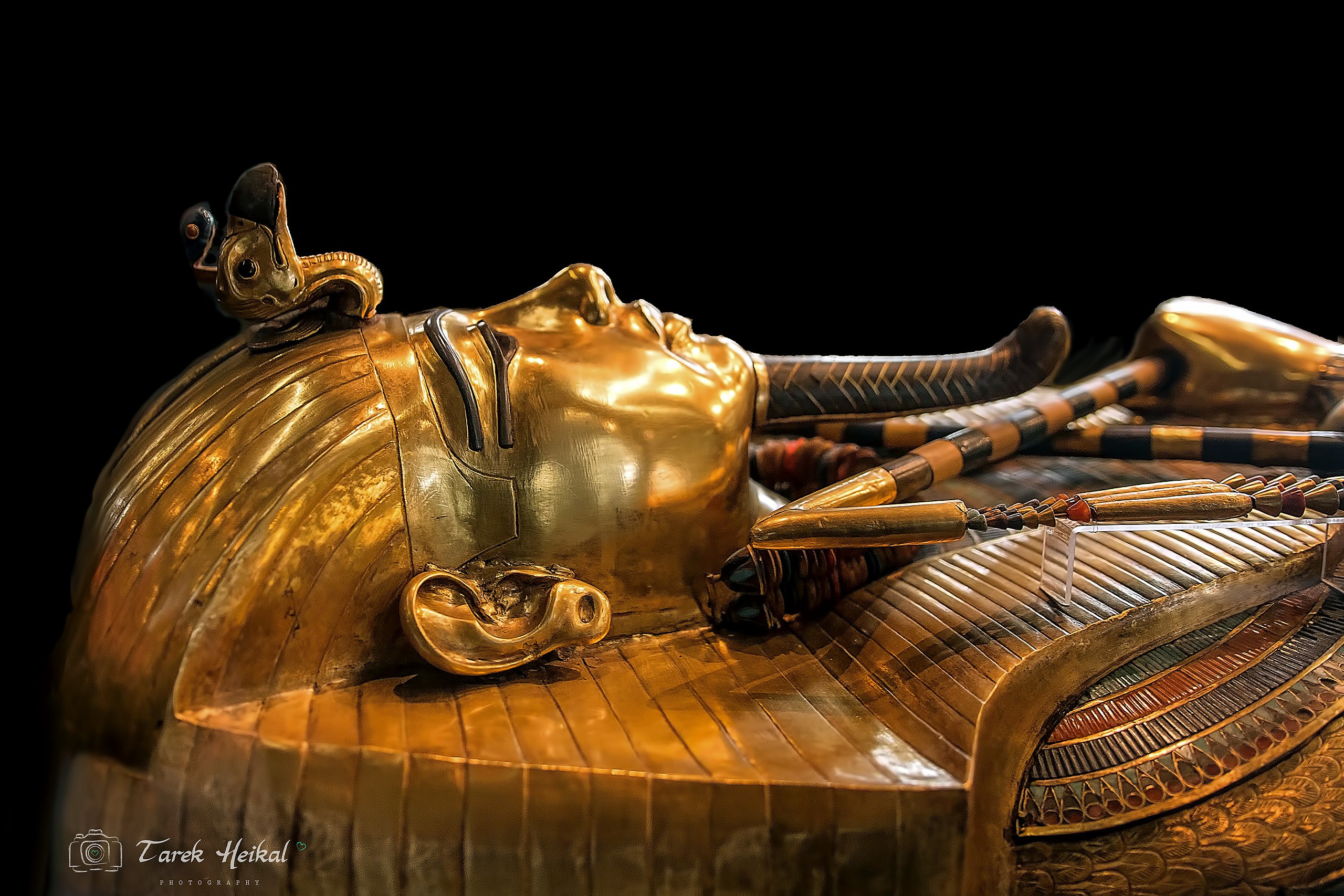 Третий саркофаг из листового золота